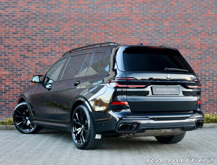 BMW X7 M60i xDrive *SkyLounge*Ť 2023