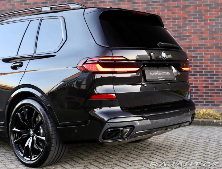 BMW X7 M60i xDrive *SkyLounge*Ť 2023