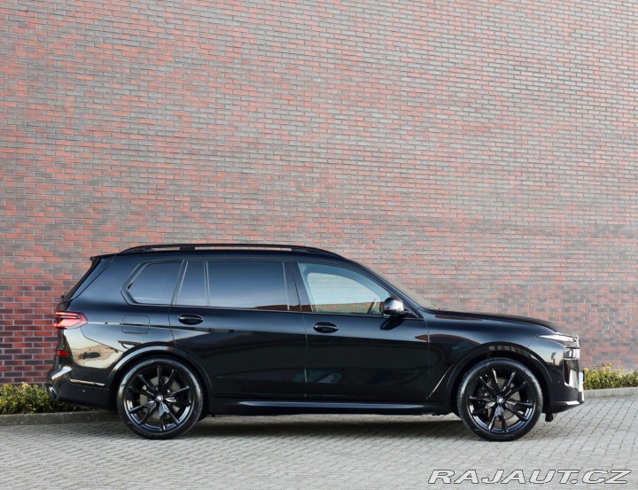 BMW X7 M60i xDrive *SkyLounge*Ť 2023