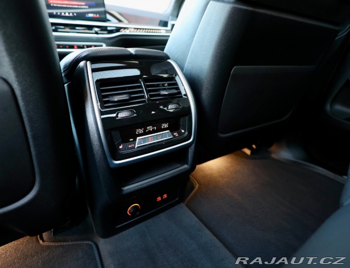 BMW X7 M60i xDrive *SkyLounge*Ť 2023