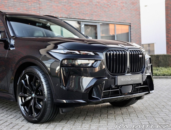 BMW X7 M60i xDrive *SkyLounge*Ť 2023