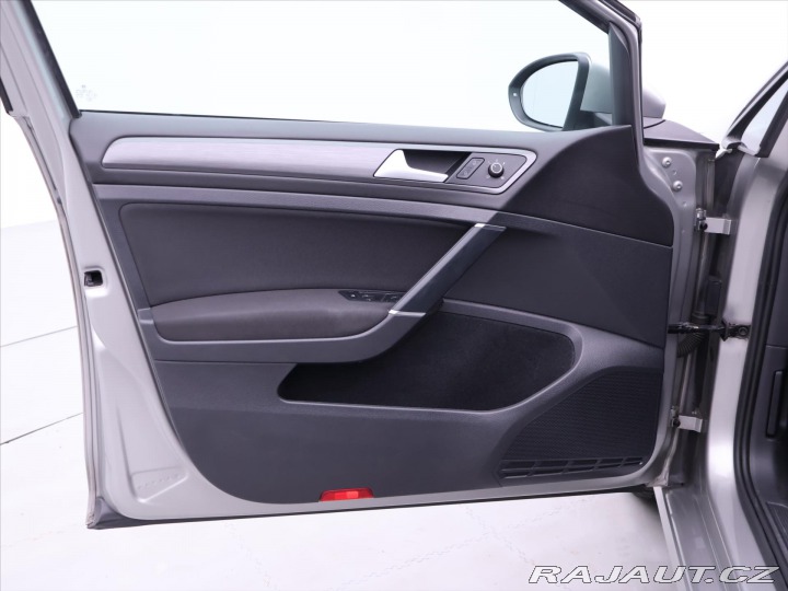 Volkswagen Golf 1,6 TDI DSG LED Navi DPH 2019