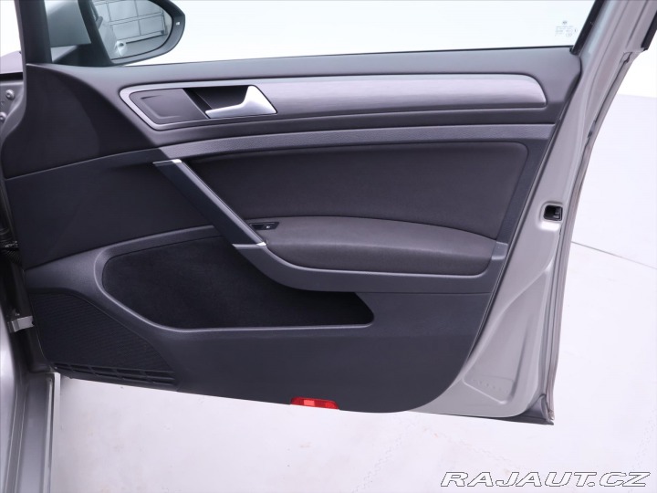 Volkswagen Golf 1,6 TDI DSG LED Navi DPH 2019