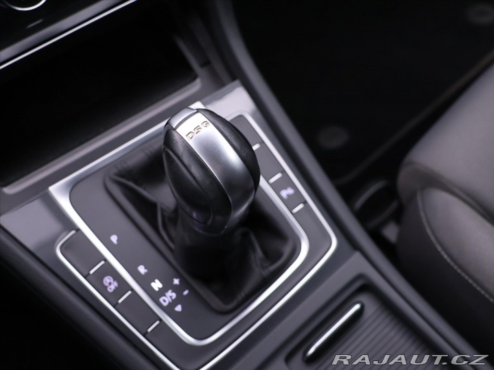 Volkswagen Golf 1,6 TDI DSG LED Navi DPH 2019
