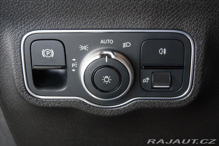 Mercedes-Benz GLB 2,0 220d 140kW AT8 Záruka 2020