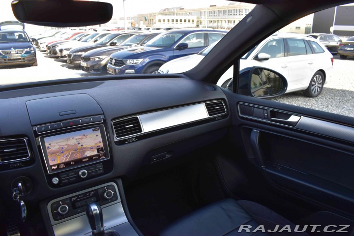 Volkswagen Touareg 3.0TDi*R-LINE*PANORAMA*DP 2018