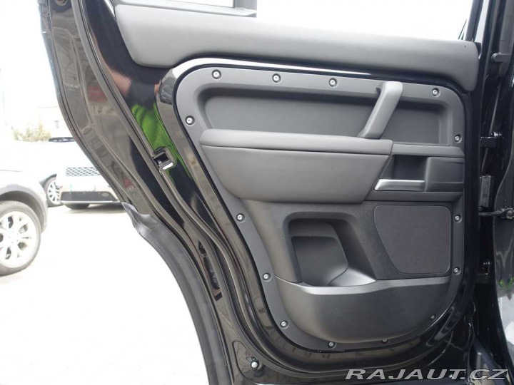 Land Rover Defender 110 3,0 S D200 4x4 automa 2025