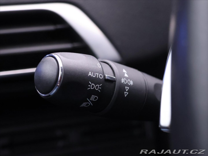 Peugeot 3008 1,2 PureTech 96kW Allure 2017