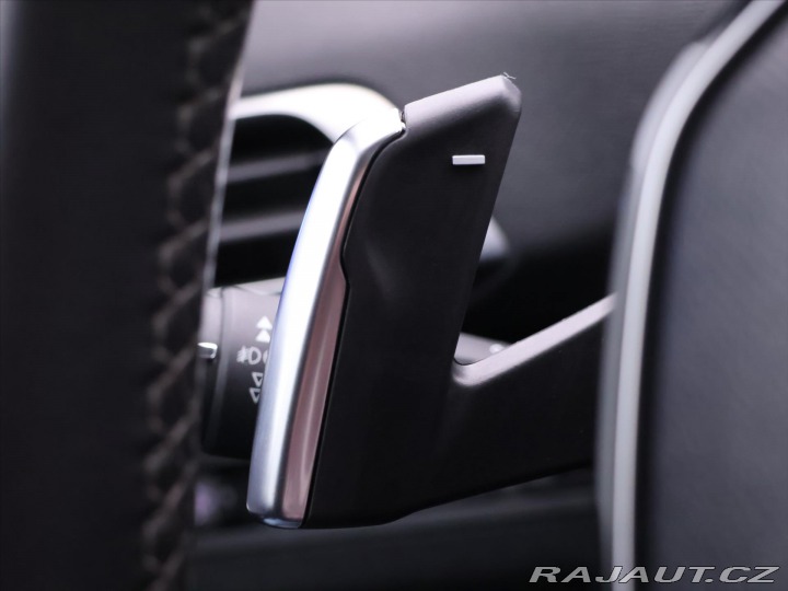Peugeot 3008 1,2 PureTech 96kW Allure 2017