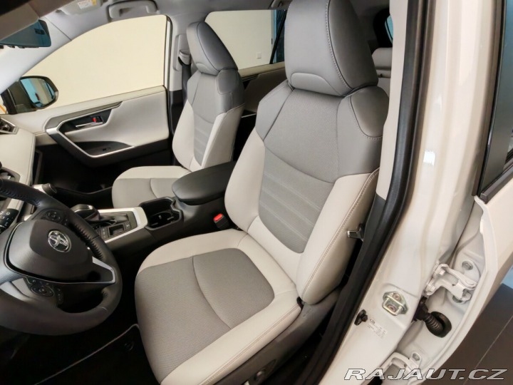 Toyota RAV4 Executive 2.5 TNGA HEV 17 2024
