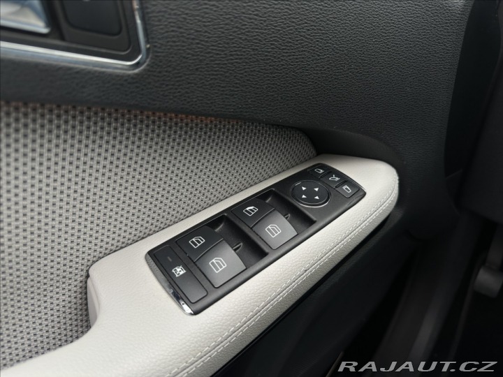 Mercedes-Benz E E 250 CGI Avantgarde 2009