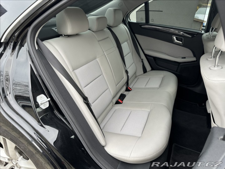 Mercedes-Benz E E 250 CGI Avantgarde 2009