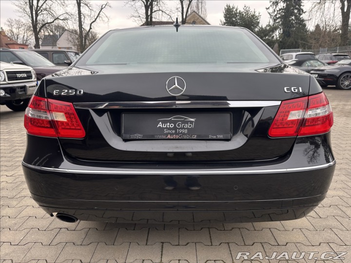 Mercedes-Benz E E 250 CGI Avantgarde 2009
