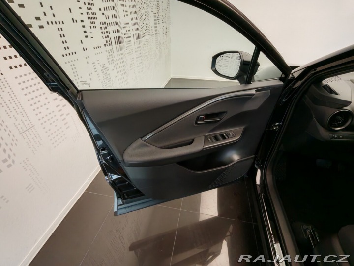 Toyota C-HR 2.0 Hybrid 135kW E-CVT St 2024