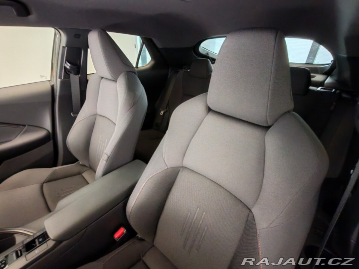 Toyota C-HR 2.0 Hybrid 135kW E-CVT St 2024