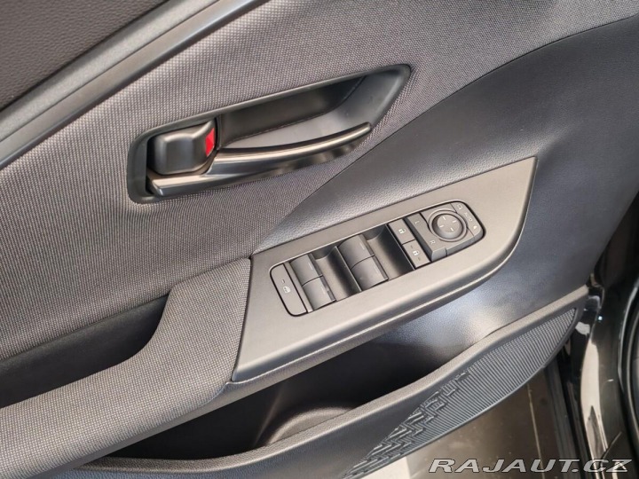 Toyota C-HR 2.0 Hybrid 135kW E-CVT St 2024