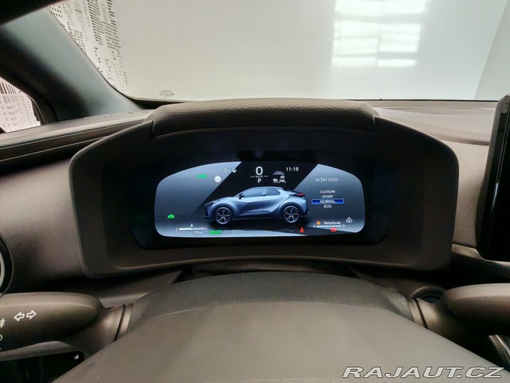 Toyota C-HR 2.0 Hybrid 135kW E-CVT St 2024