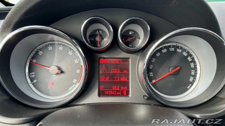 Opel Insignia 1.4 Turbo 103kW REZERVOVA 2011