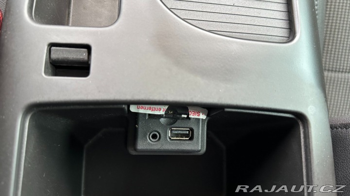 Opel Insignia 1.4 Turbo 103kW REZERVOVA 2011