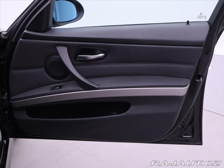 BMW 3 2,0 320i 110kw kůže tažné 2005