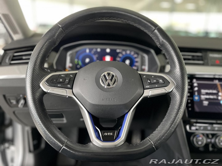 Volkswagen Passat GTE 160kW*MatrixLED*Masáž 2020