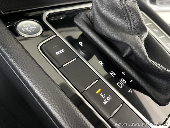 Volkswagen Passat GTE 160kW*MatrixLED*Masáž 2020
