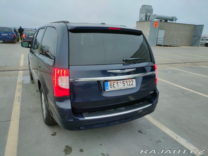 Chrysler Town & Country 2012