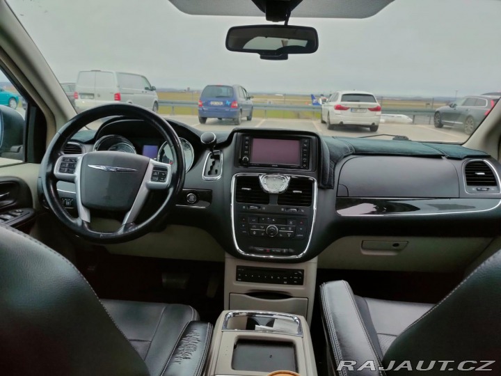 Chrysler Town & Country 2012
