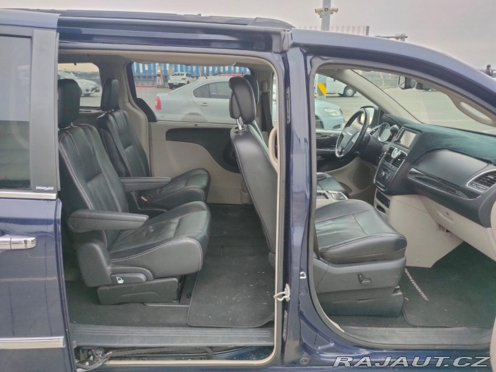 Chrysler Town & Country 2012