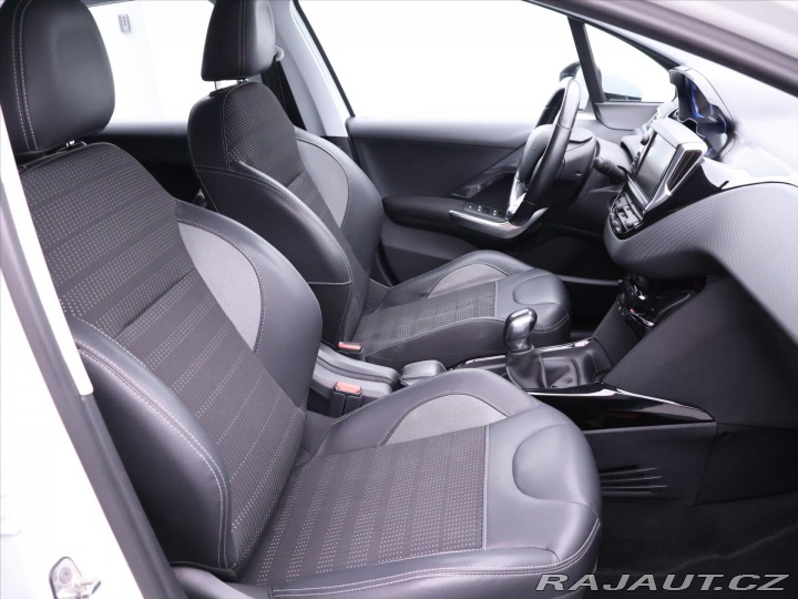 Peugeot 2008 1,2 VTi Allure Kůže Tempo 2017