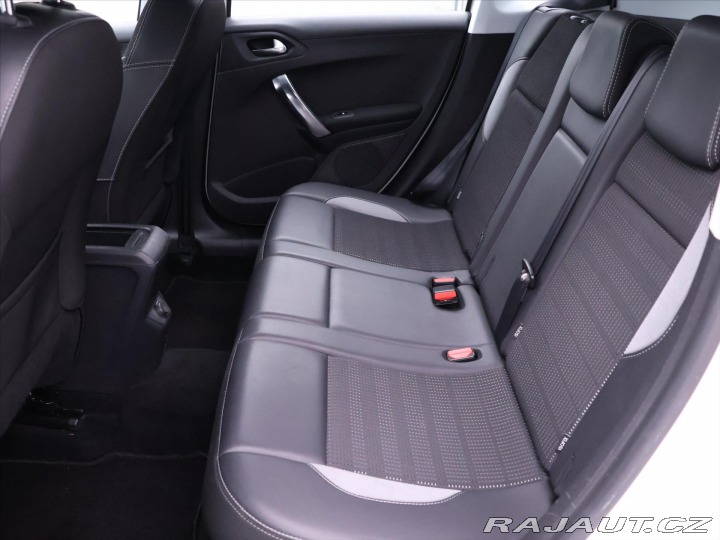 Peugeot 2008 1,2 VTi Allure Kůže Tempo 2017