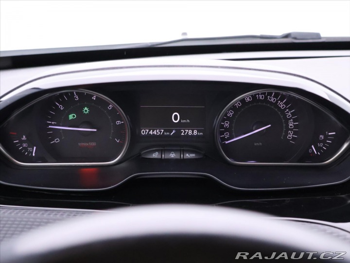 Peugeot 2008 1,2 VTi Allure Kůže Tempo 2017
