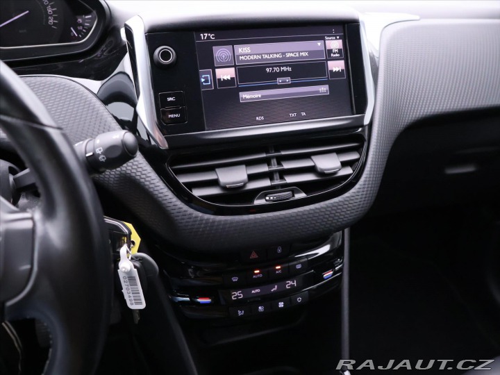 Peugeot 2008 1,2 VTi Allure Kůže Tempo 2017
