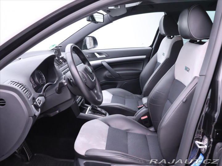 Škoda Octavia 2,0 TSI RS 147kW DSG Xeno 2011