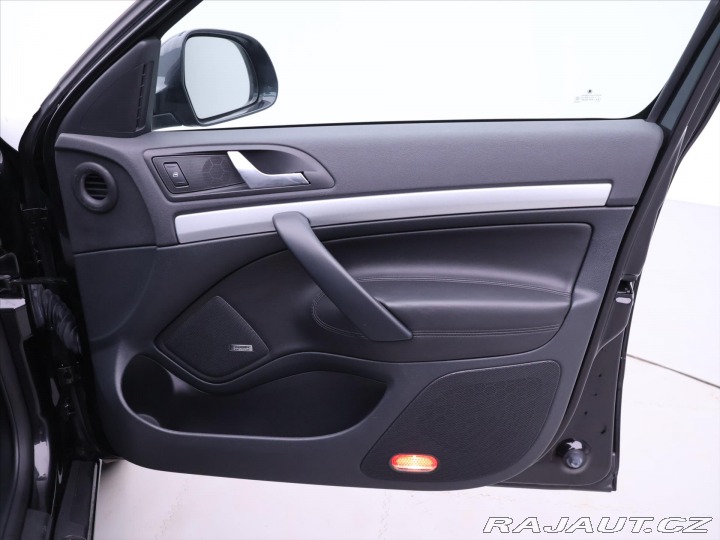 Škoda Octavia 2,0 TSI RS 147kW DSG Xeno 2011