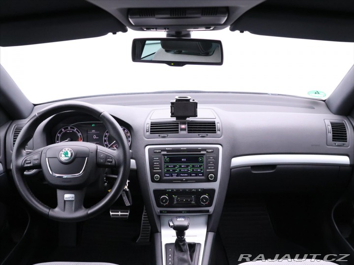 Škoda Octavia 2,0 TSI RS 147kW DSG Xeno 2011
