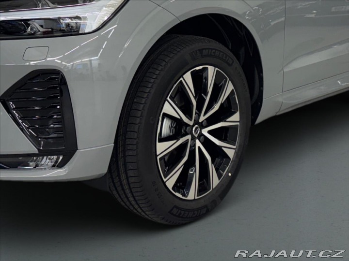 Volvo XC60 2,0 B5 AWD Plus Dark 2623 2024