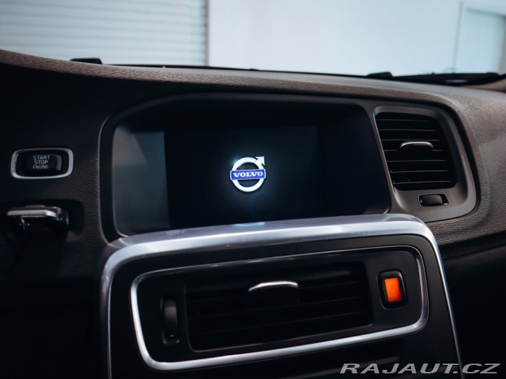 Volvo S60 2.0 D4 Kinetic, Navi 2015