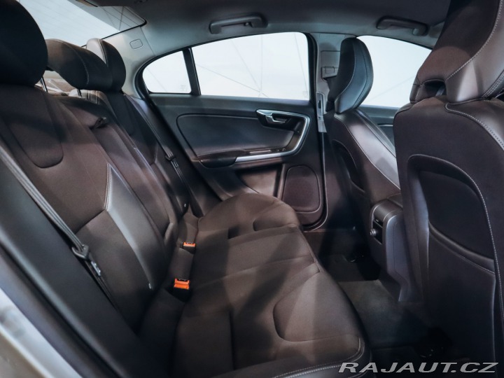 Volvo S60 2.0 D4 Kinetic, Navi 2015