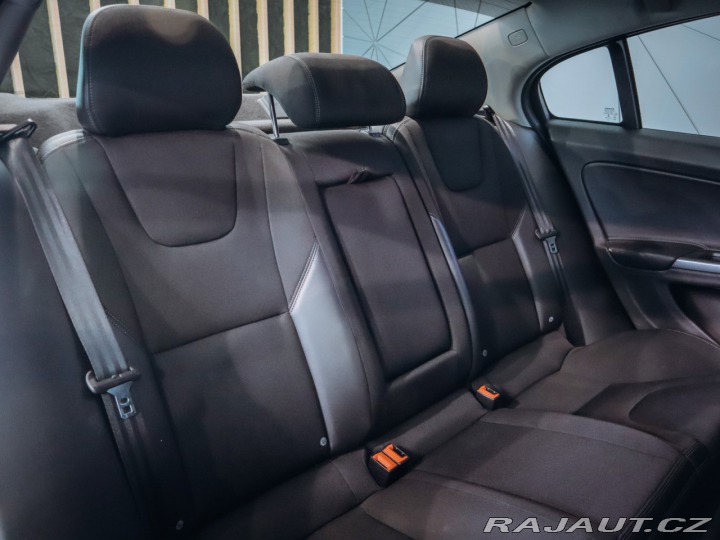 Volvo S60 2.0 D4 Kinetic, Navi 2015