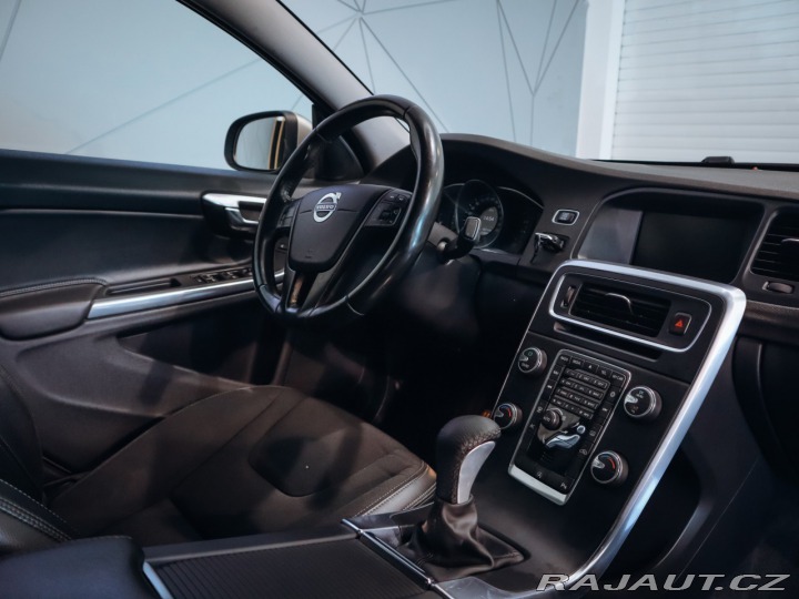 Volvo S60 2.0 D4 Kinetic, Navi 2015