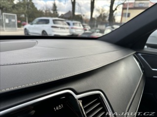 Volvo XC90 D5 R Design 7 míst 2017