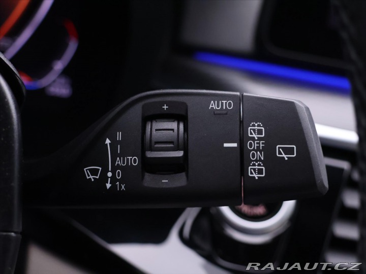 BMW 5 3,0 530d xDrive AT Tourin 2021