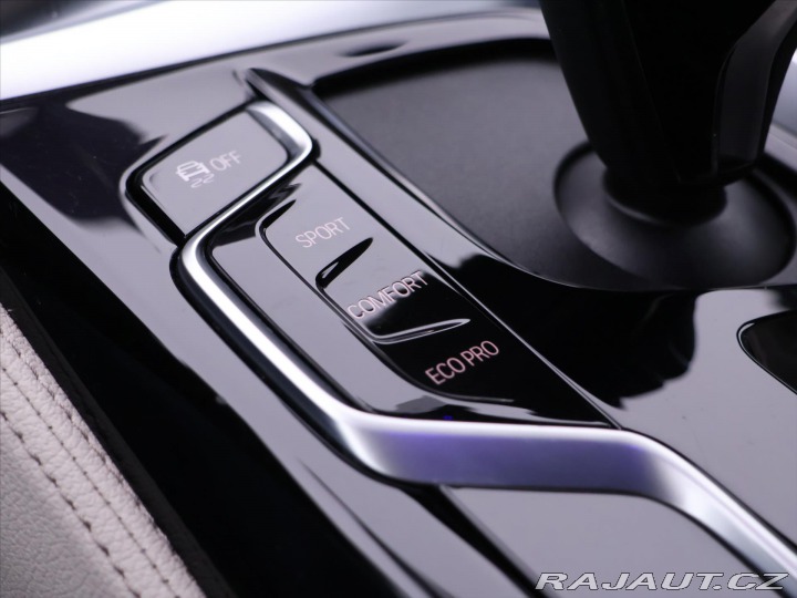 BMW 5 3,0 530d xDrive AT Tourin 2021