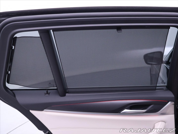 BMW 5 3,0 530d xDrive AT Tourin 2021
