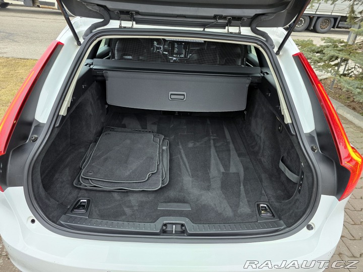 Volvo V90 V90 D3 kombi 2017 -SERVI 2017