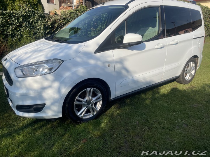 Ford Tourneo Courier osobní 2016