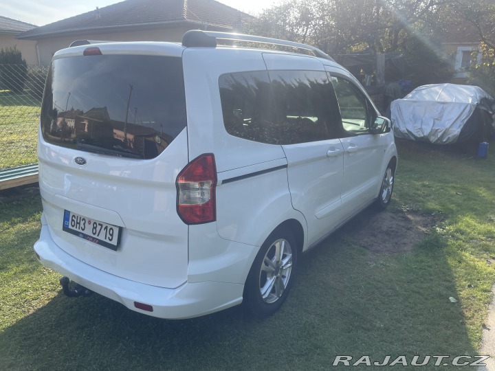 Ford Tourneo Courier osobní 2016