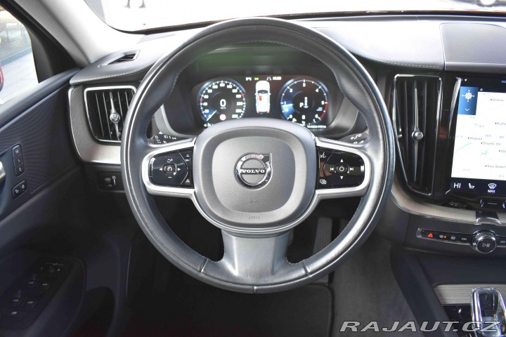 Volvo XC60 B4 AWD INSCRIPTION*DPH*ČR 2021