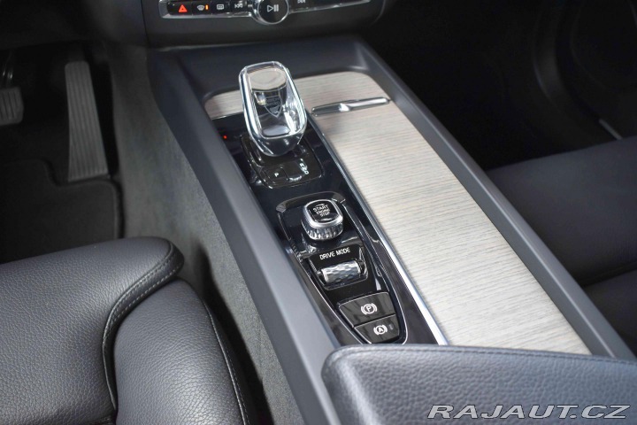 Volvo XC60 B4 AWD*REZERVACE* 2021